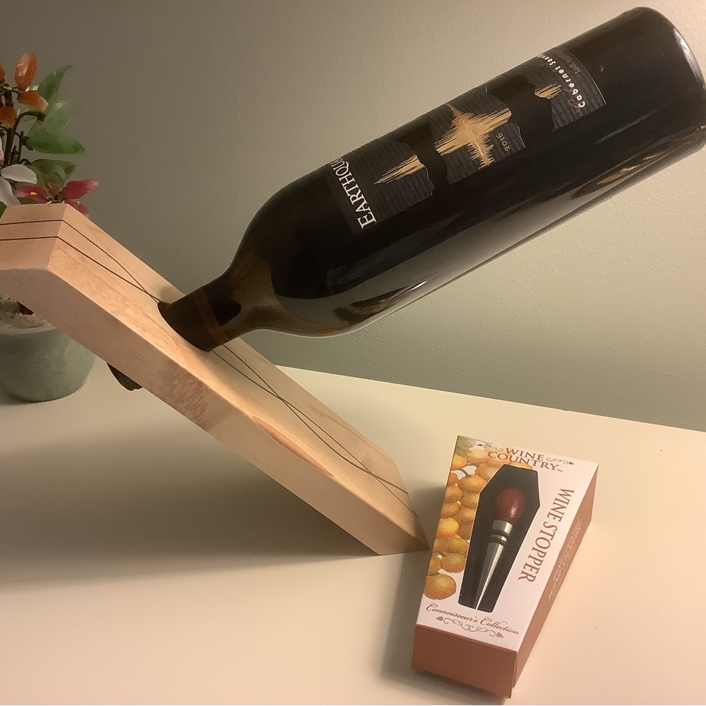 NWOT! Handcrafted wine bottle holder and stopper